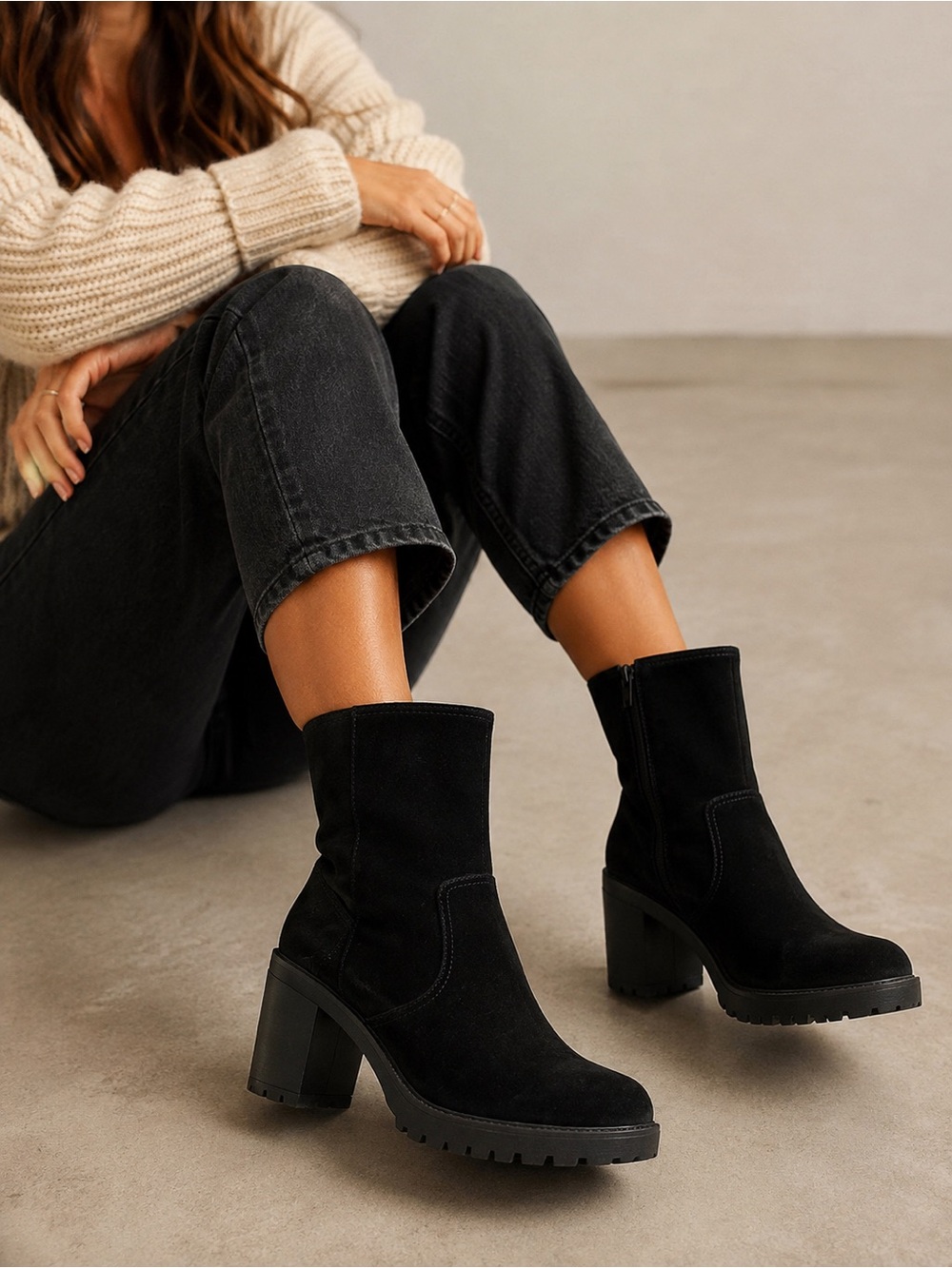 American Eagle Outfitters Black Suede Chunky Lug Sole Block Heel Boots Women 9